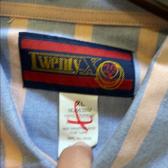 Xl button down - Picture 2 of 3